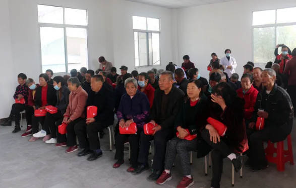 “党员进社区 健康送家门”——我院开展党员干部下沉社区义诊活动(图11)
