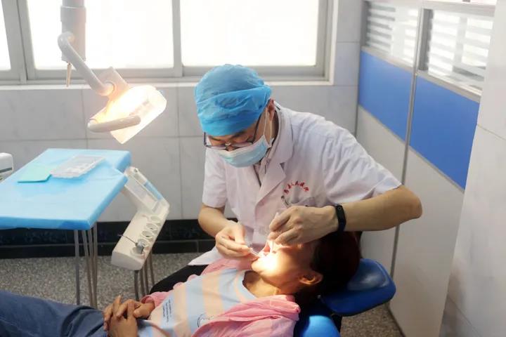 我为群众办实事——关注口腔健康，品味老年幸福(图1)