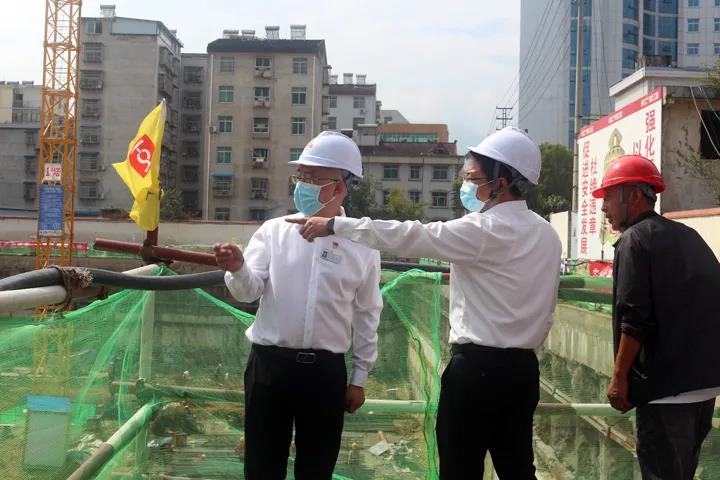 谢晓鸣带队检查我院“两节”安全生产工作(图2)