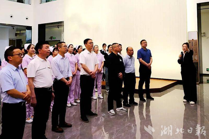 感受艺术之美 优化护理服务(图2)